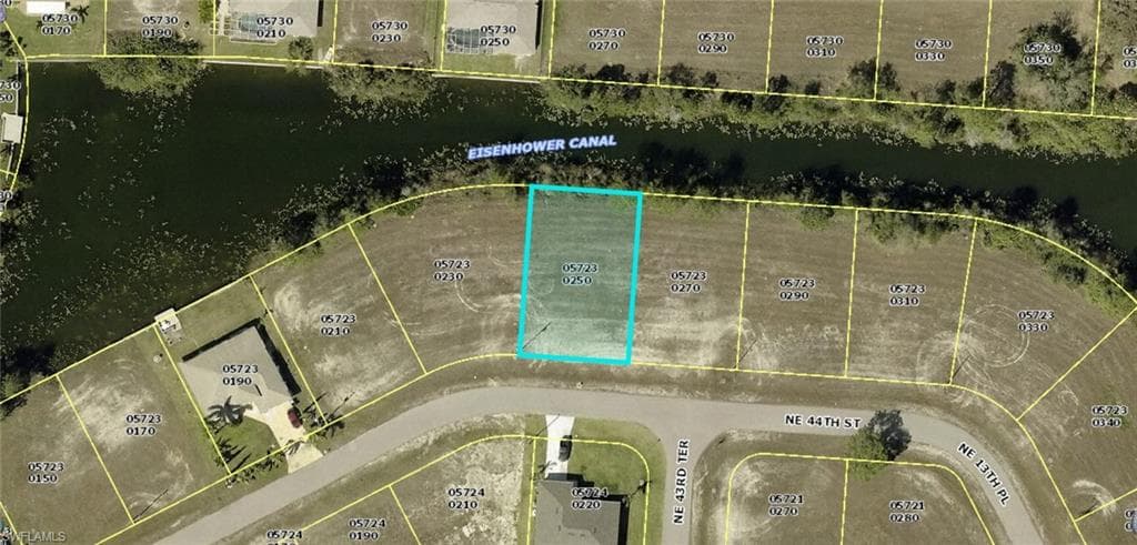 1049 NE 44th ST CAPE CORAL, FL 33909