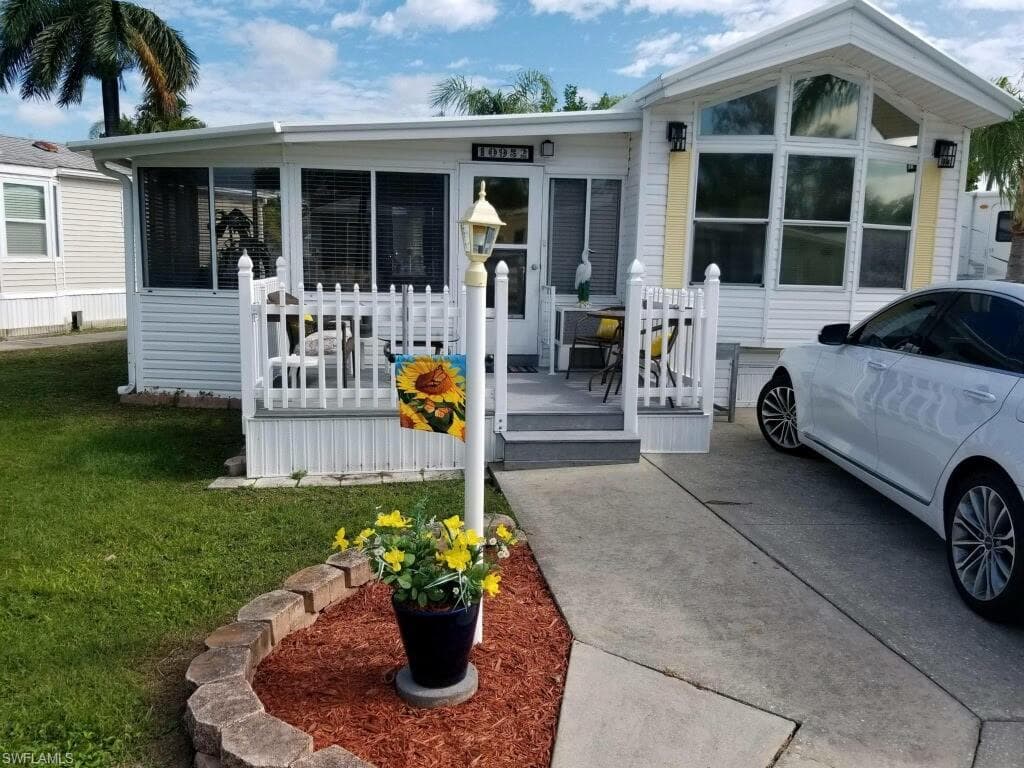 10952 Snowy Egret CIR ESTERO, FL 33928
