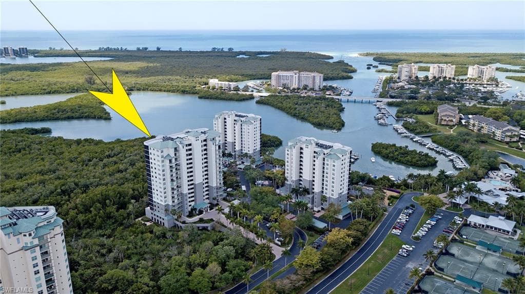 425 Cove Tower DR 1603 NAPLES, FL 34110