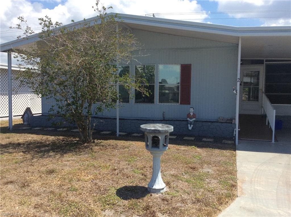 722 Knotty Pine CIR NORTH FORT MYERS, FL 33917