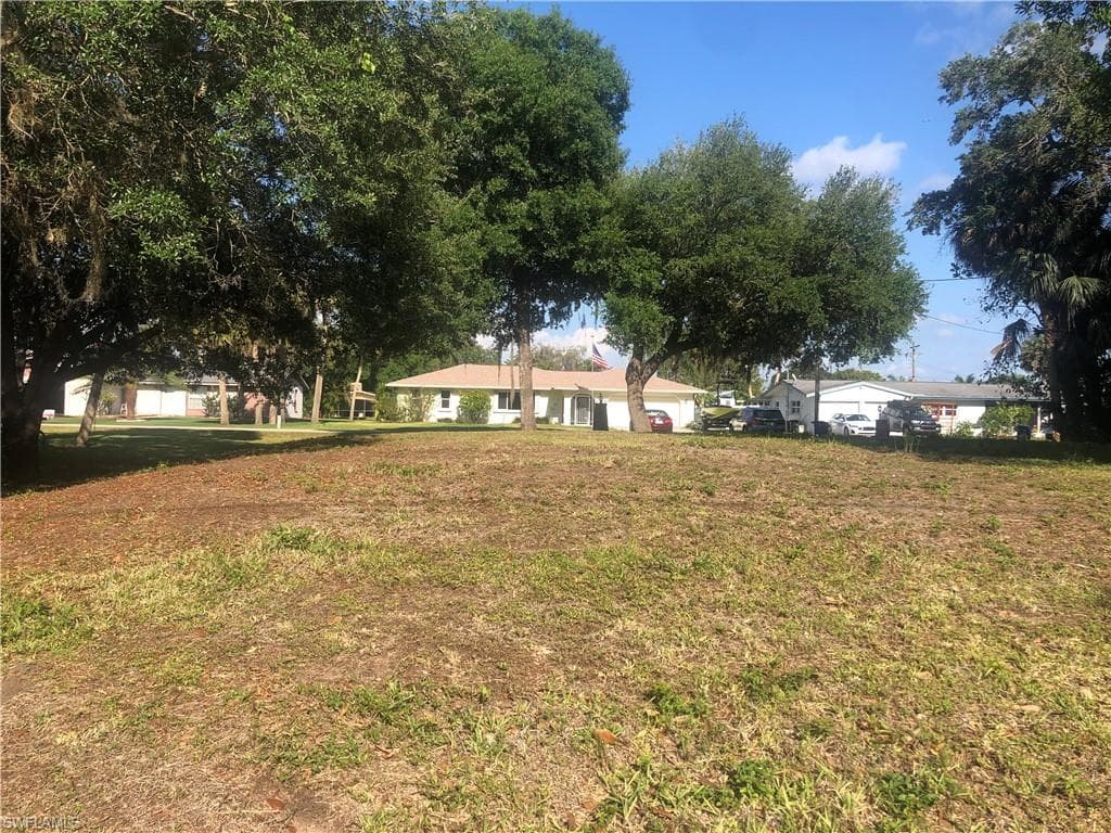 2319 Westwood RD NORTH FORT MYERS, FL 33917