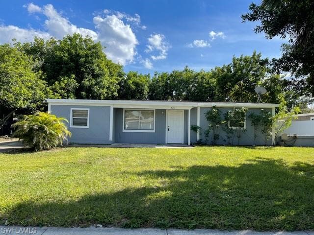 923 Hyacinth ST NORTH FORT MYERS, FL 33903