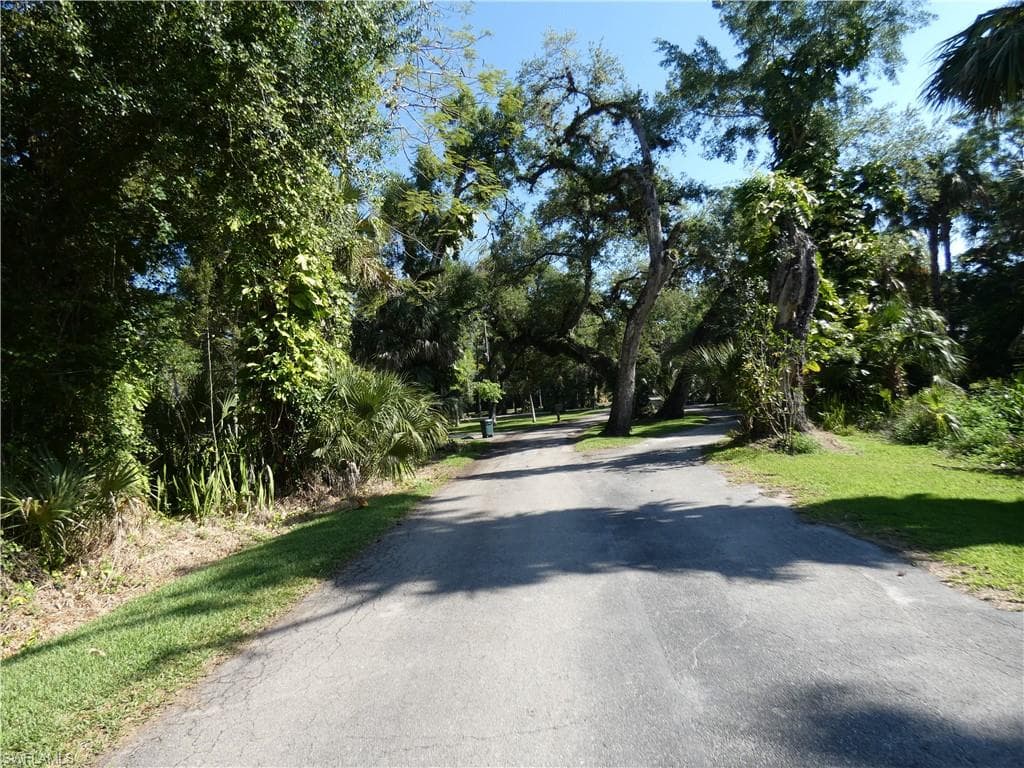 Caloosa DR LABELLE, FL 33935