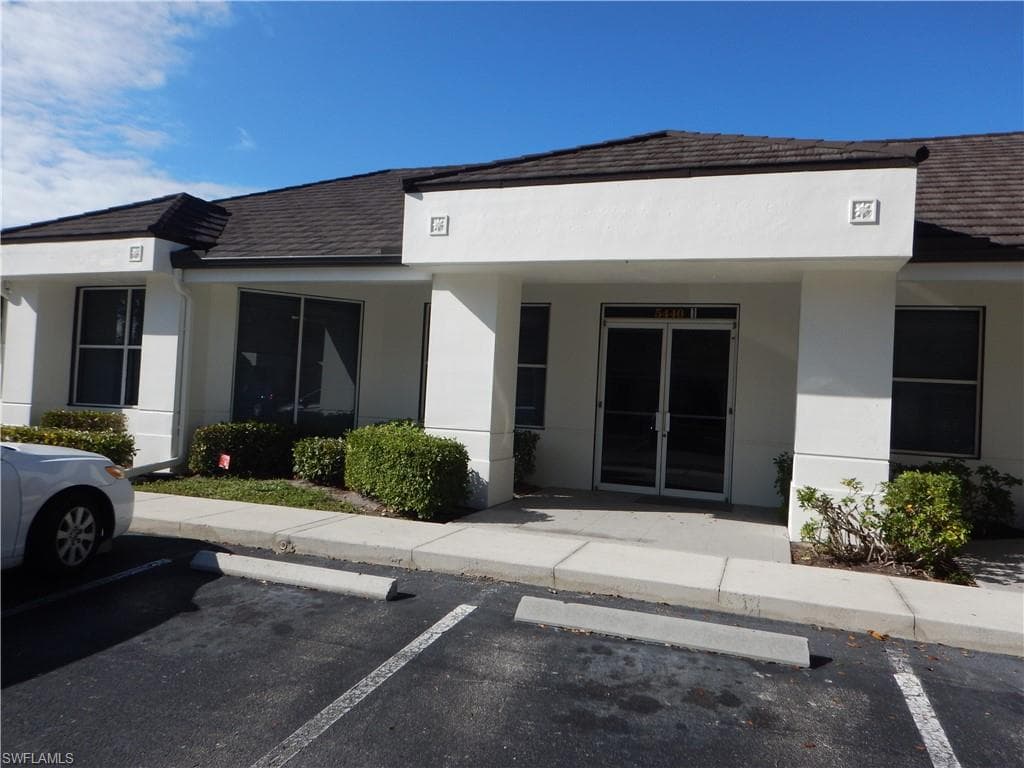 5440 Park Central CT 1 NAPLES, FL 34109
