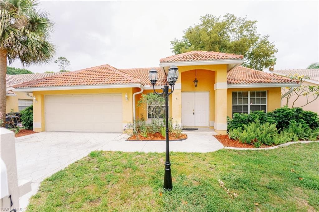 12300 Eagle Pointe CIR FORT MYERS, FL 33913