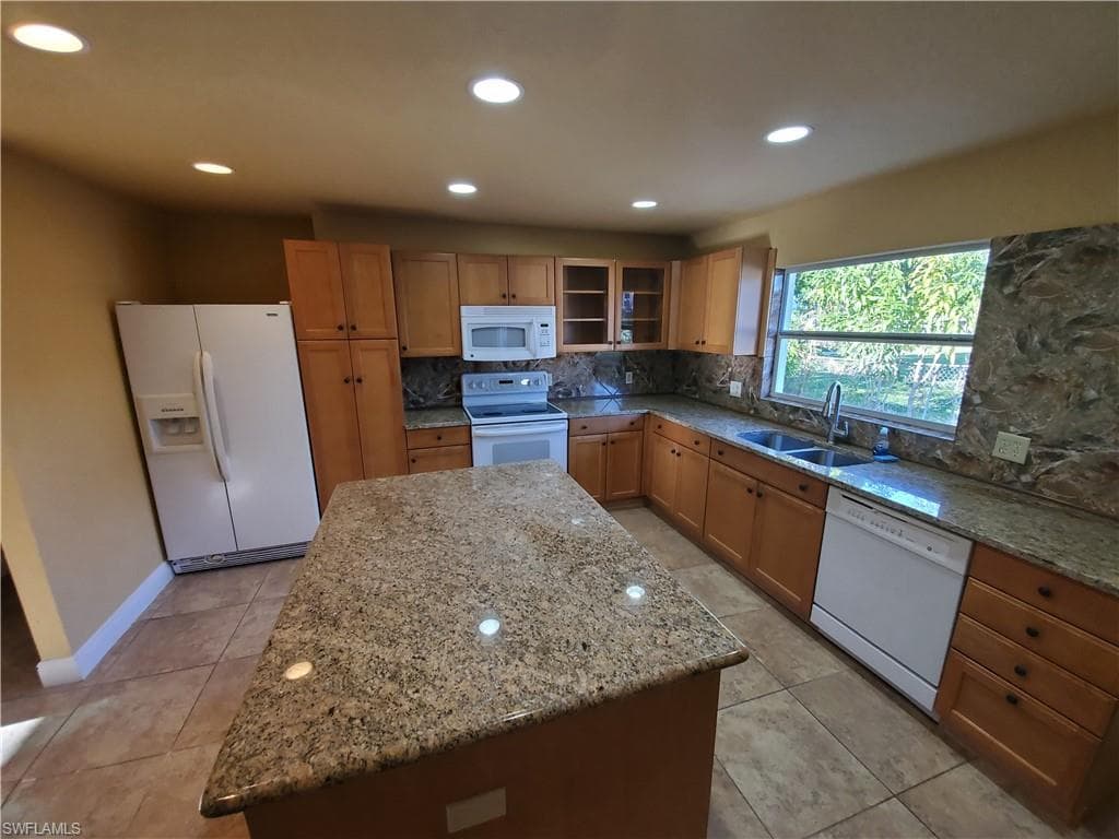 3703 Michigan AVE FORT MYERS, FL 33916