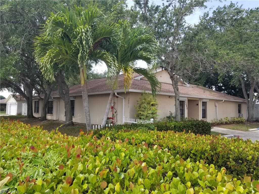 28052 Mango DR BONITA SPRINGS, FL 34134