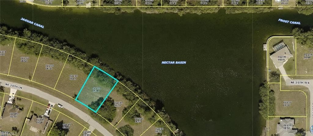 2133 NE 20th LN CAPE CORAL, FL 33909