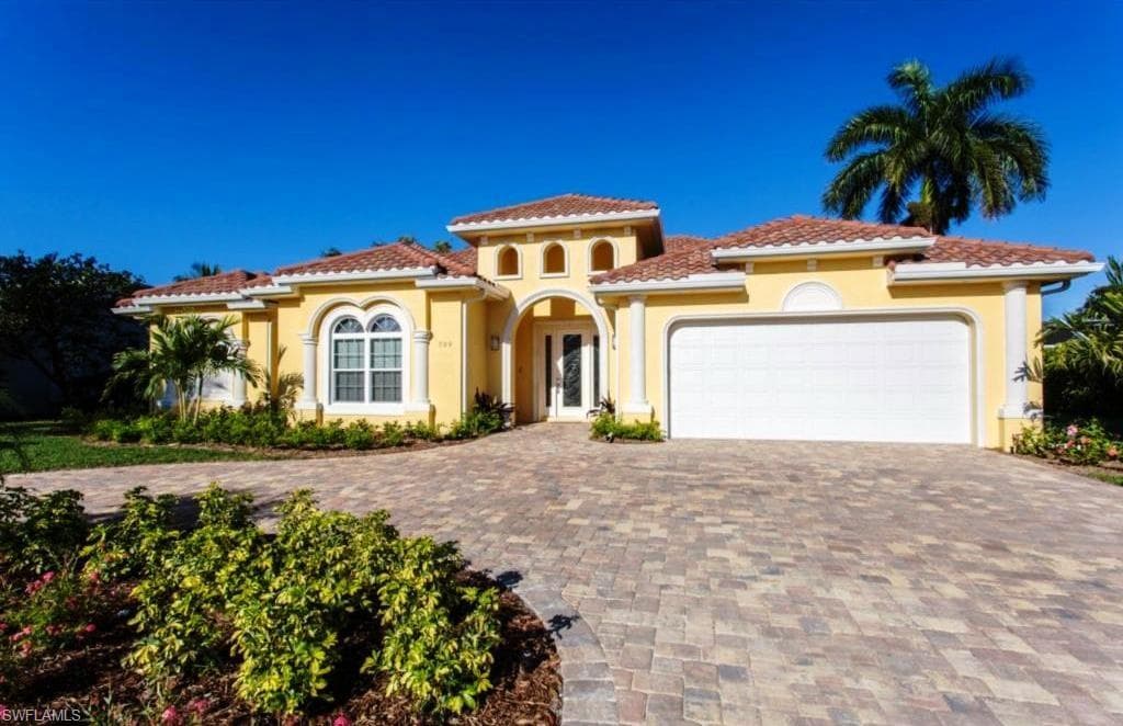 739 Old Trail DR NAPLES, FL 34103