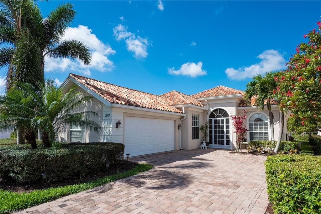 3917 Isla Ciudad CT NAPLES, FL 34109