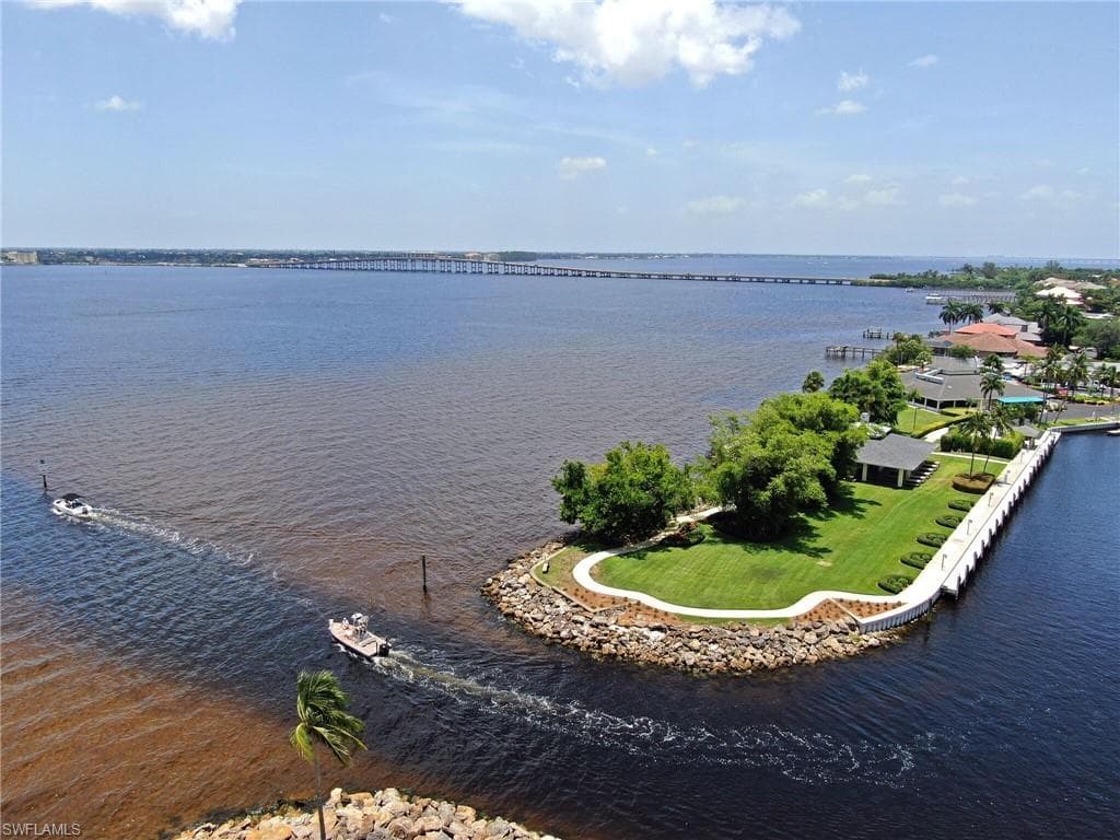 5015 Harbortown LN 104 FORT MYERS, FL 33919