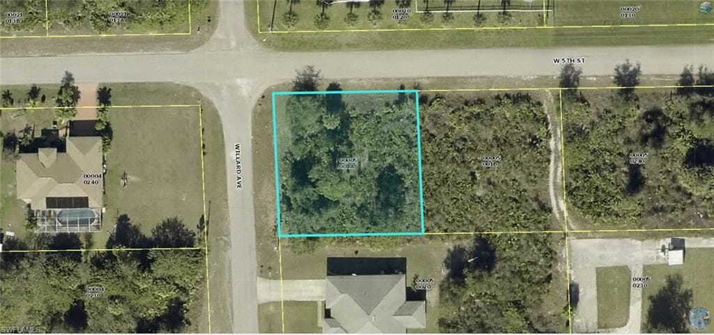 607 W 5th ST LEHIGH ACRES, FL 33972