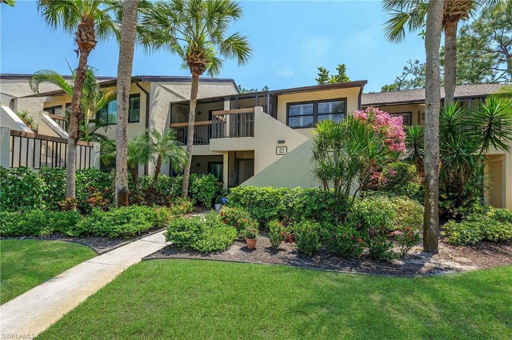 1810 Kings Lake BLVD 204 NAPLES, FL 34112