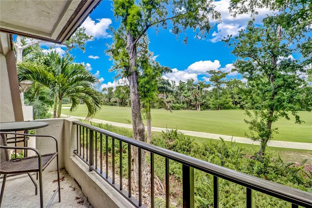 105 Wilderness DR 206 NAPLES, FL 34105