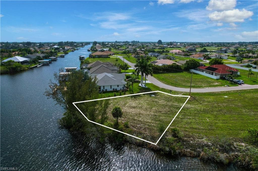 1001 NW 33rd AVE CAPE CORAL, FL 33993