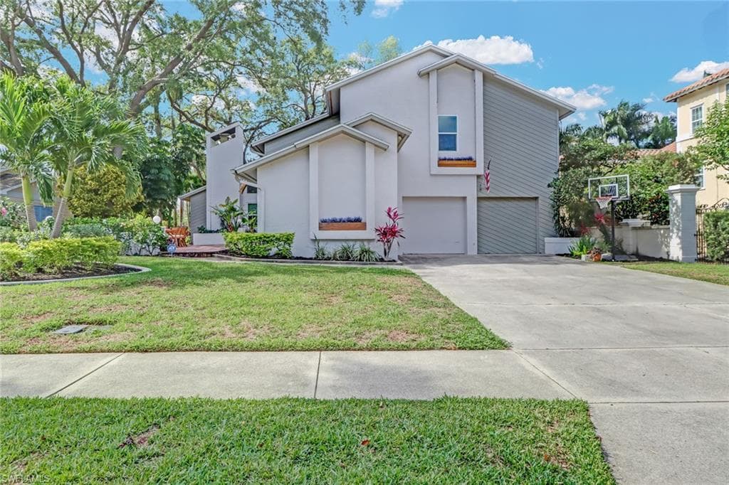 1240 Wales DR FORT MYERS, FL 33901