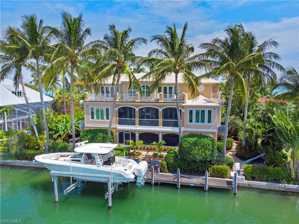 1237 Isabel DR SANIBEL, FL 33957