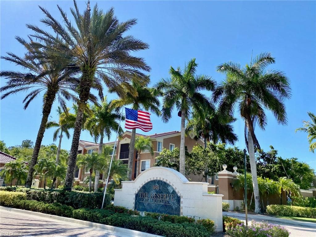 1220 Reserve WAY 302 NAPLES, FL 34105