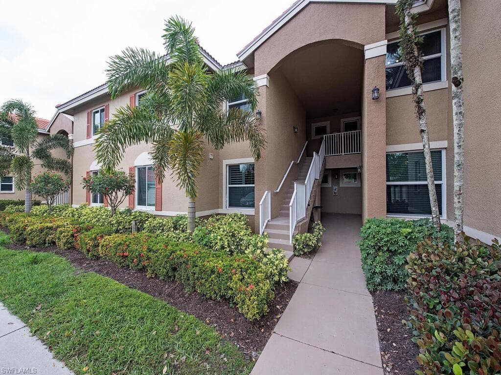 6770 Huntington Lakes CIR 204 NAPLES, FL 34119
