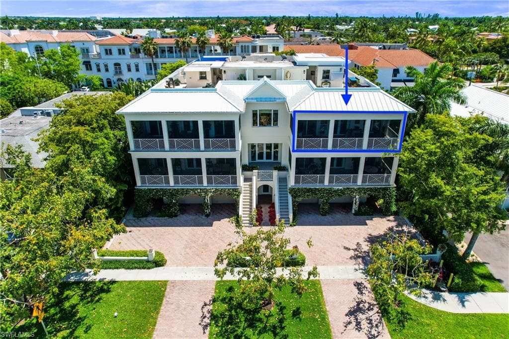 350 4th AVE S 4 NAPLES, FL 34102