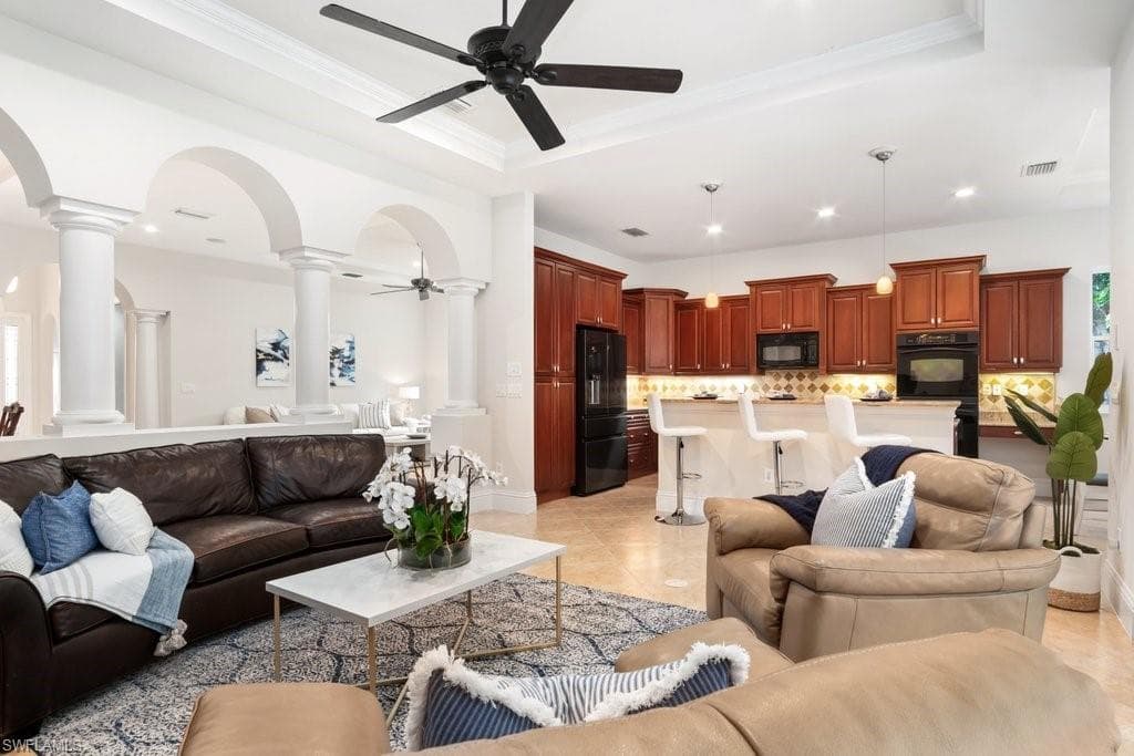 2849 Coco Lakes CT NAPLES, FL 34105