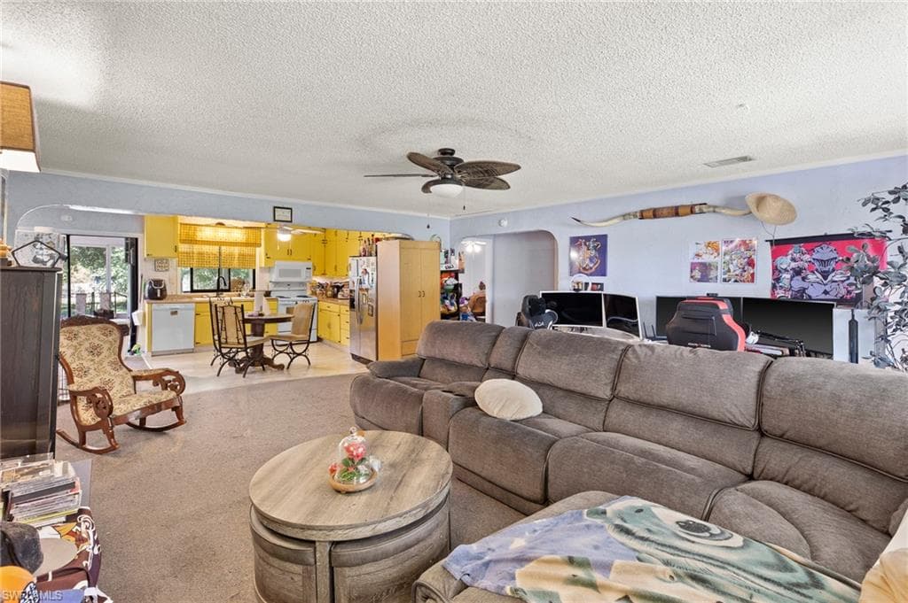 300 Evans RD LABELLE, FL 33935