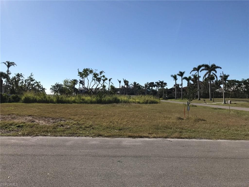 1021 Inlet DR MARCO ISLAND, FL 34145