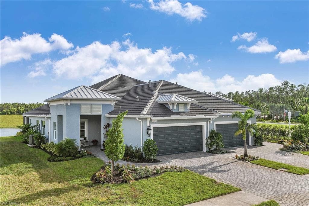 2307 Marquesa CIR NAPLES, FL 34112