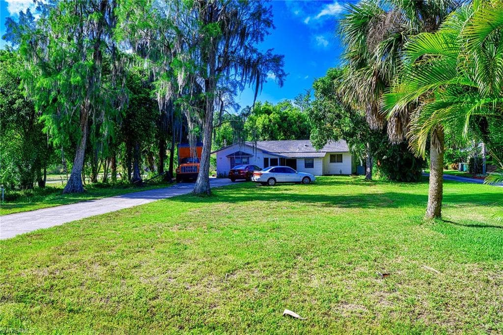 5780 Dogwood WAY NAPLES, FL 34116