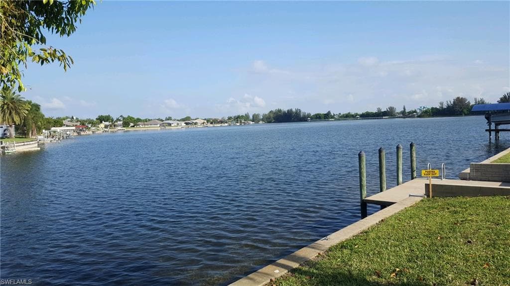 922 SW Santa Barbara PL CAPE CORAL, FL 33991