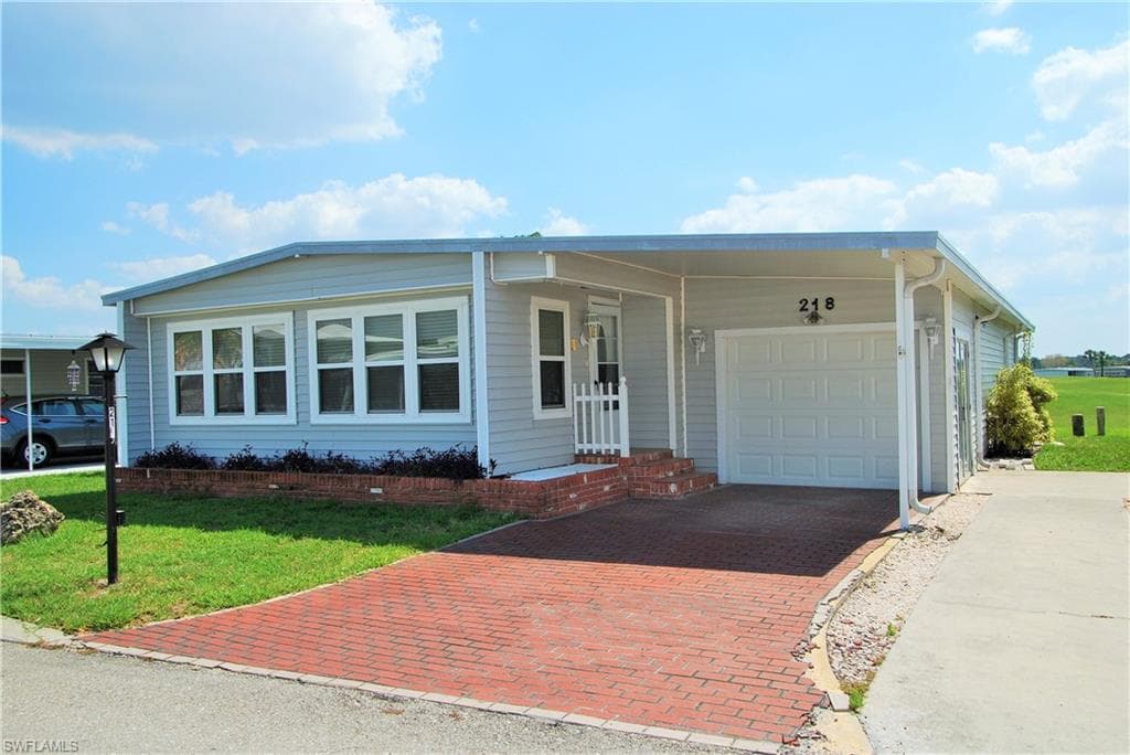 218 Nicklaus BLVD NORTH FORT MYERS, FL 33903