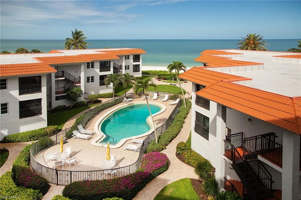 3333 Gulf Shore BLVD N 403 NAPLES, FL 34103