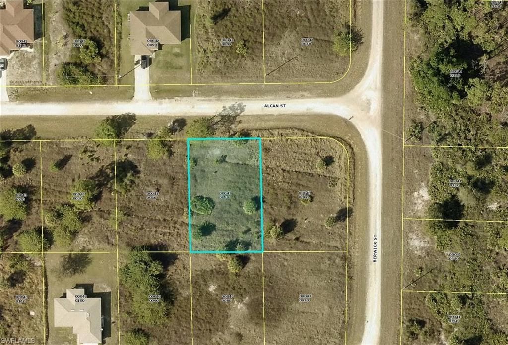 1024 Alcan ST LEHIGH ACRES, FL 33974