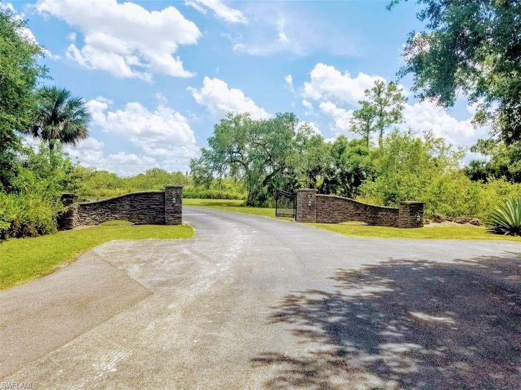 2403 River WAY LABELLE, FL 33935