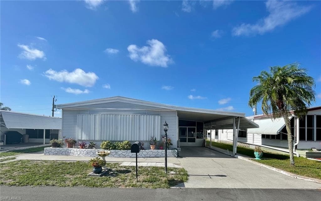 3400 Rainbow LN NORTH FORT MYERS, FL 33903