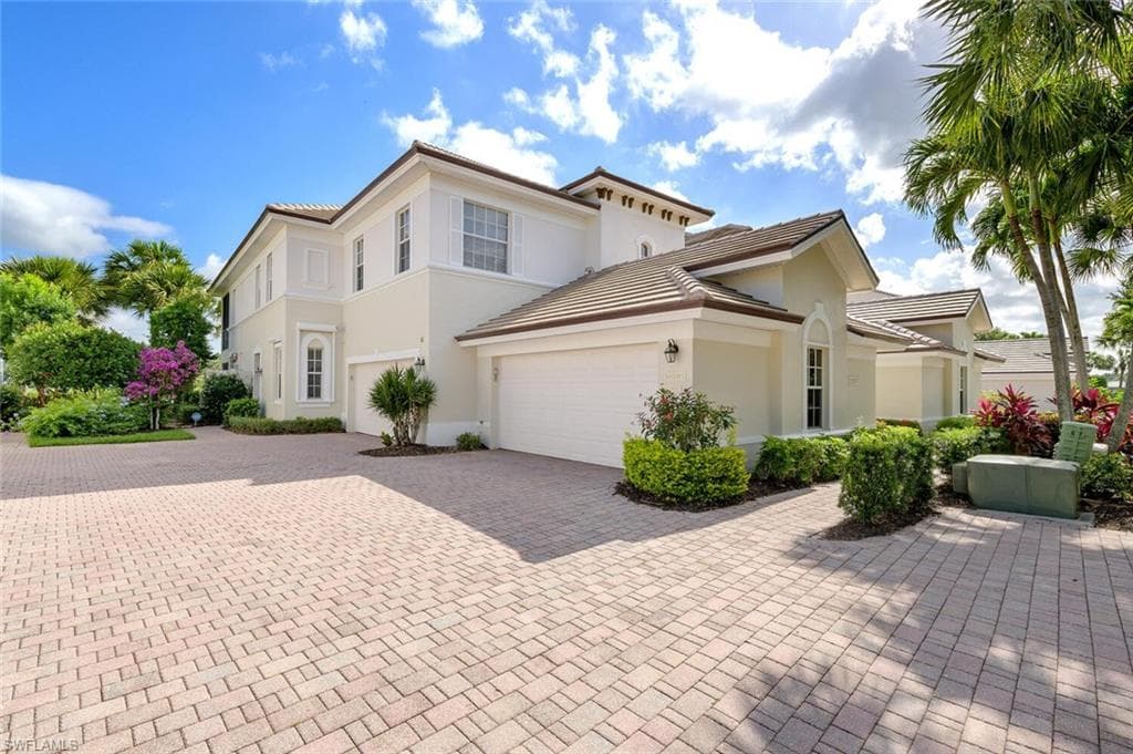 10105 Valiant CT 101 MIROMAR LAKES, FL 33913