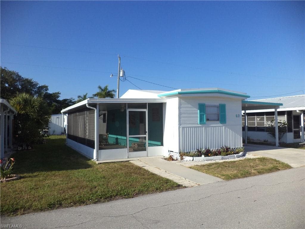 62 Moorhead MNR 62 NAPLES, FL 34112