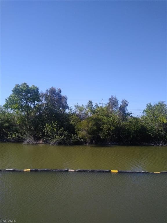 124 NE 15th TER CAPE CORAL, FL 33909