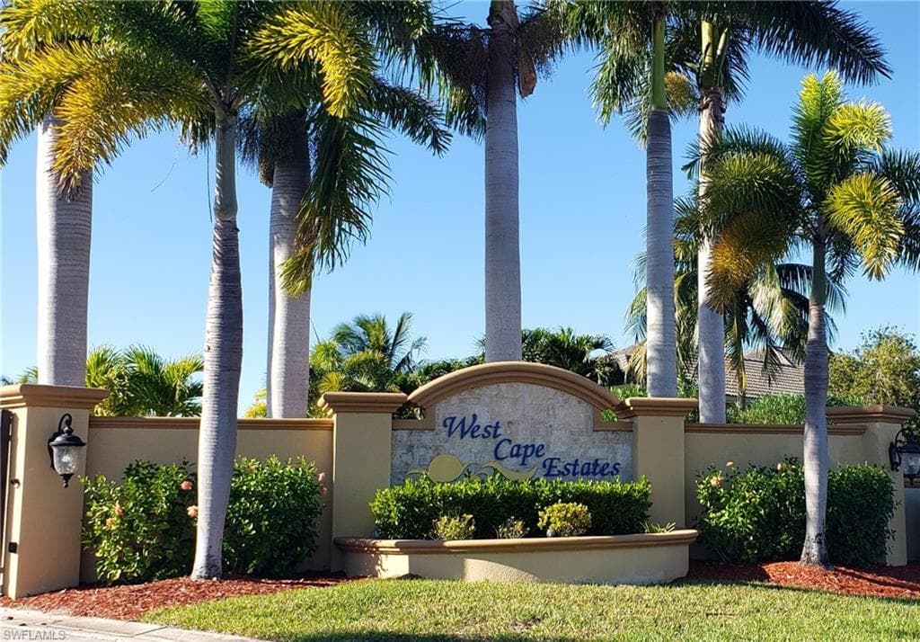 898 W Cape Estates CIR CAPE CORAL, FL 33993