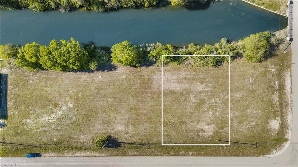 405 15th ST CAPE CORAL, FL 33909