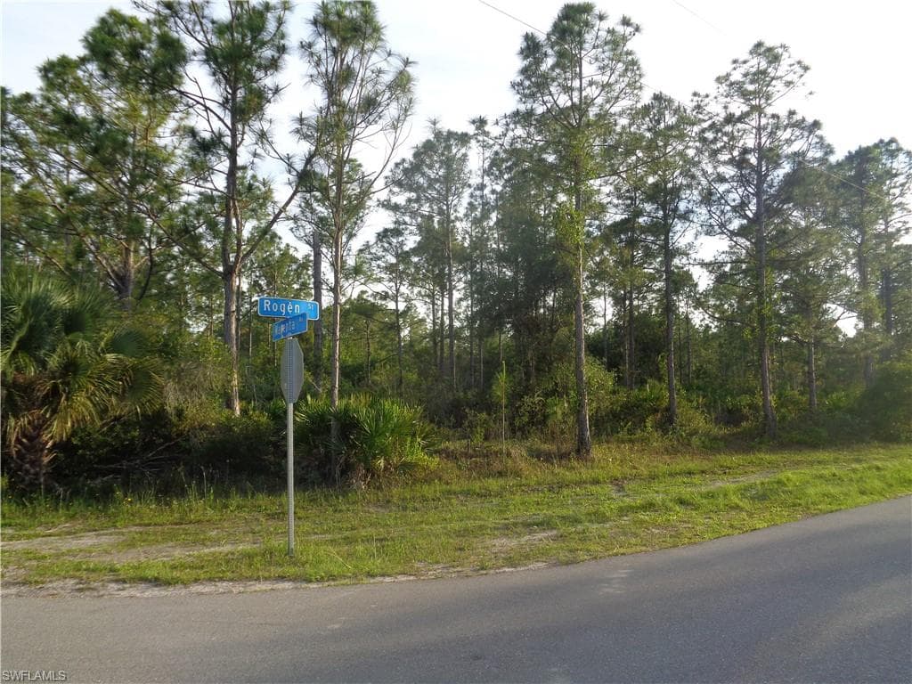 333/335 Rogen ST LEHIGH ACRES, FL 33972