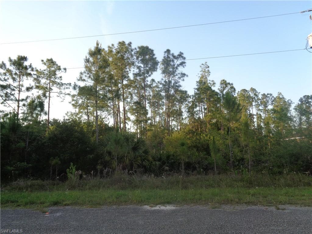 330/332 Justice AVE LEHIGH ACRES, FL 33972
