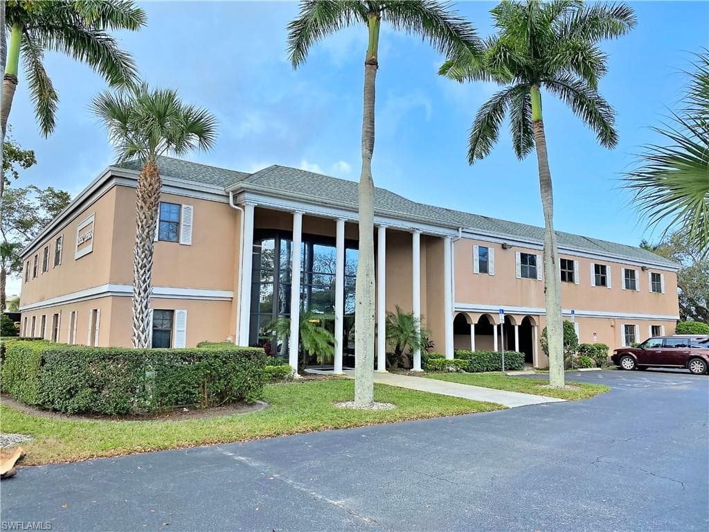 2668 Airport RD S 13 NAPLES, FL 34112