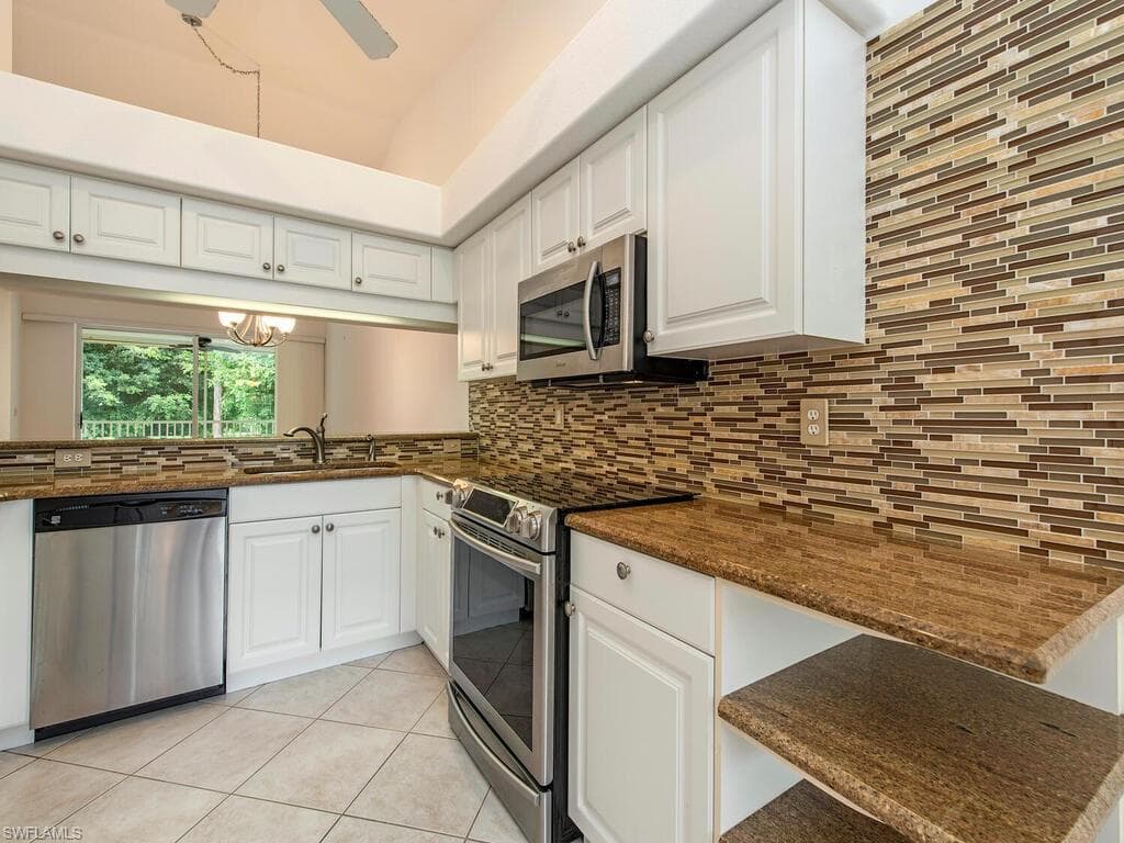 1220 Sarah Jean CIR L-201 NAPLES, FL 34110