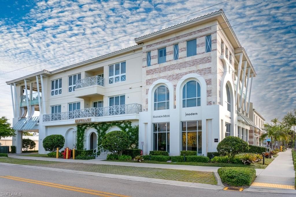 382 12th AVE S 302 NAPLES, FL 34102