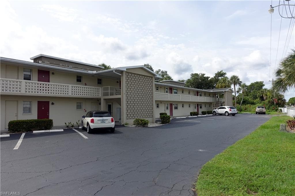 1010 Tropic TER NORTH FORT MYERS, FL 33903