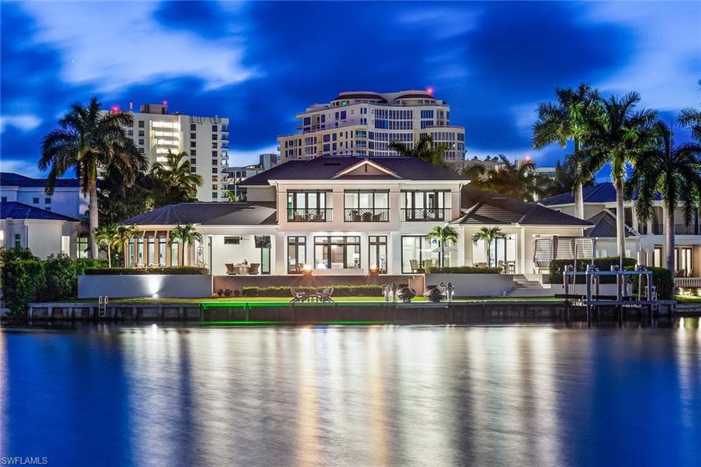 306 Neapolitan WAY NAPLES, FL 34103