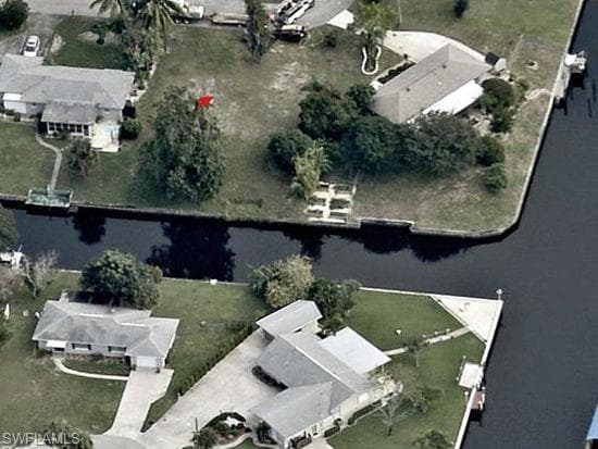 995 April LN NORTH FORT MYERS, FL 33903