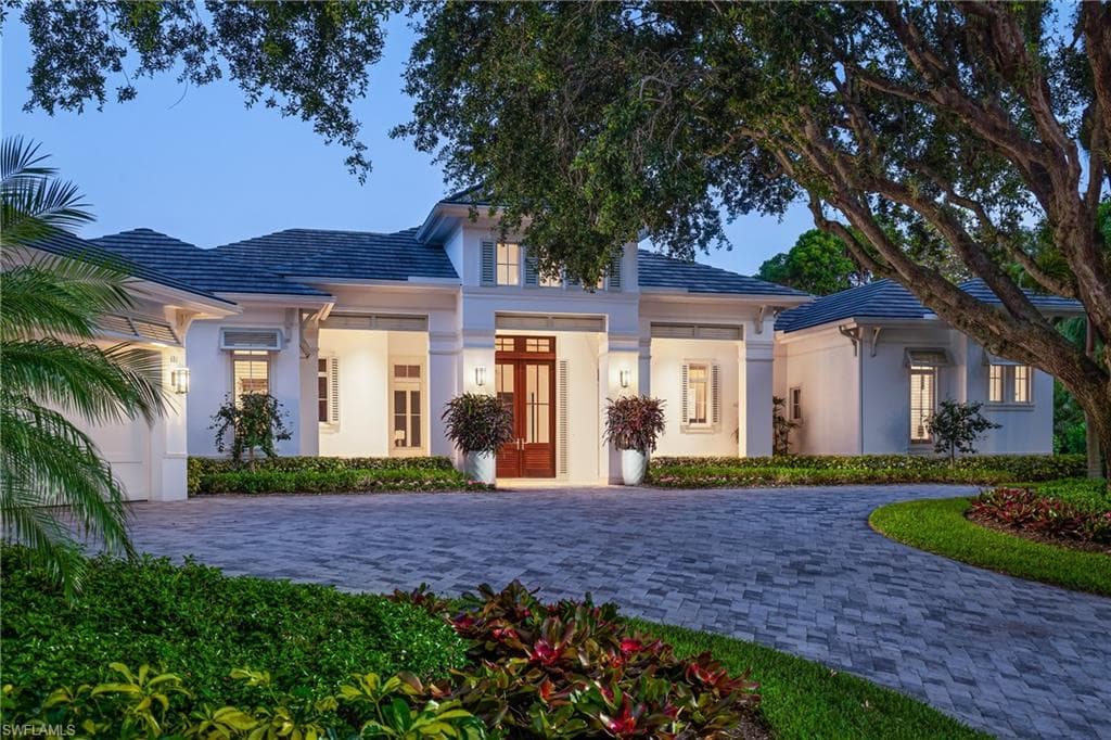 686 Katemore LN NAPLES, FL 34108