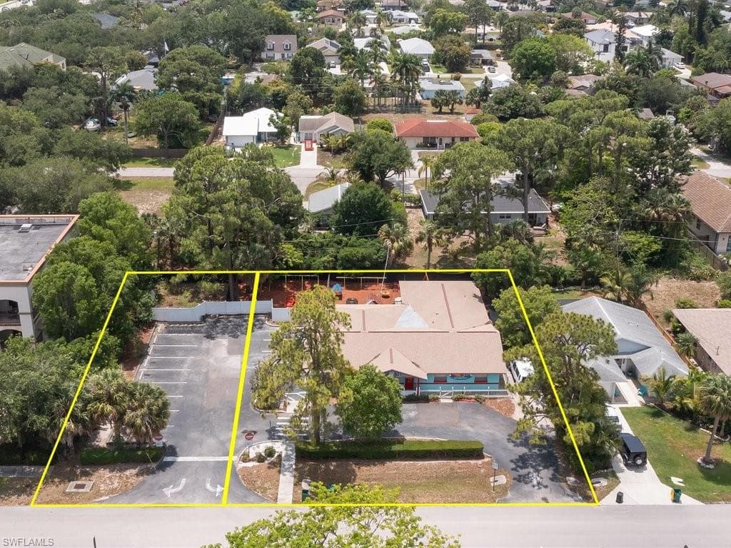 860 102ND AVE N NAPLES, FL 34108